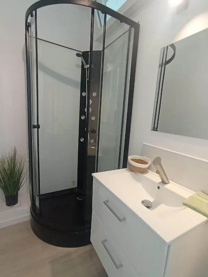 Апартаменты Le Kenav - Studio A 300 M Du Port Locmiquelic